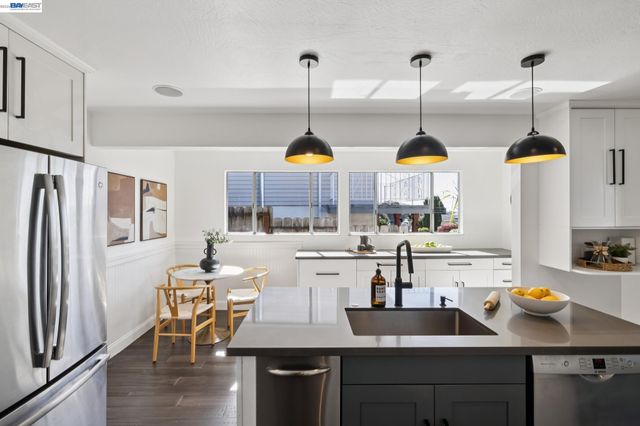 3009 BROADMOOR VIEW, Oakland, CA 94605