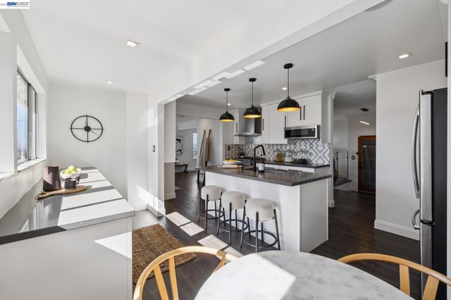 3009 BROADMOOR VIEW, Oakland, CA 94605