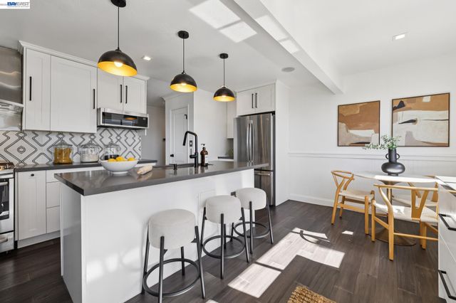 3009 BROADMOOR VIEW, Oakland, CA 94605