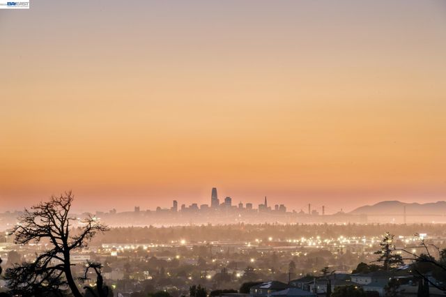 3009 BROADMOOR VIEW, Oakland, CA 94605