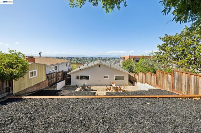3009 BROADMOOR VIEW, Oakland, CA 94605