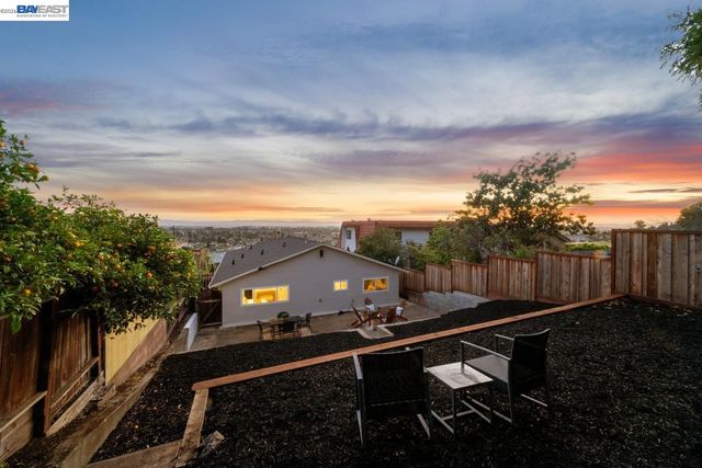 3009 BROADMOOR VIEW, Oakland, CA 94605