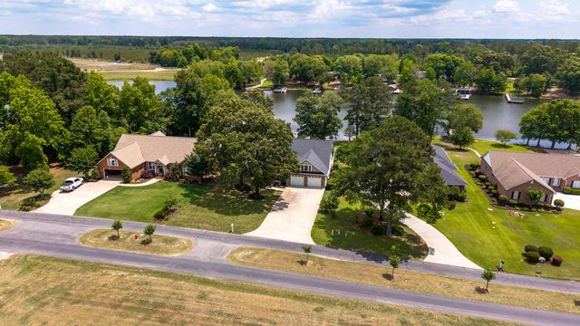 152 Plantation Drive, Manning, SC 29102