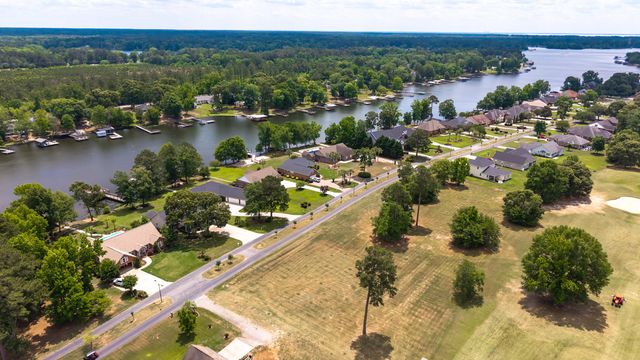 152 Plantation Drive, Manning, SC 29102