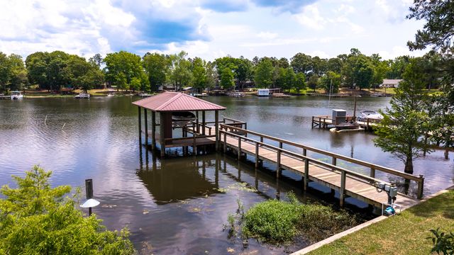 152 Plantation Drive, Manning, SC 29102
