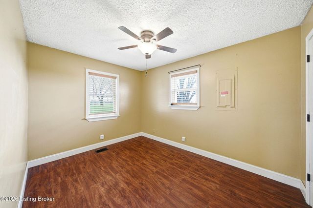 135 Cotton Ln, Taylorsville, KY 40071