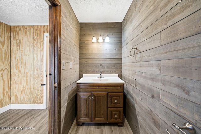 135 Cotton Ln, Taylorsville, KY 40071