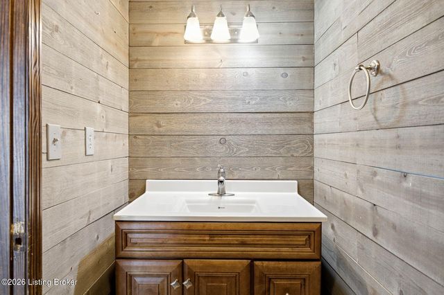 135 Cotton Ln, Taylorsville, KY 40071