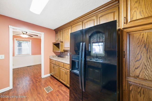 135 Cotton Ln, Taylorsville, KY 40071