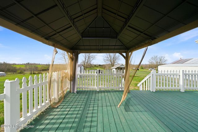 135 Cotton Ln, Taylorsville, KY 40071