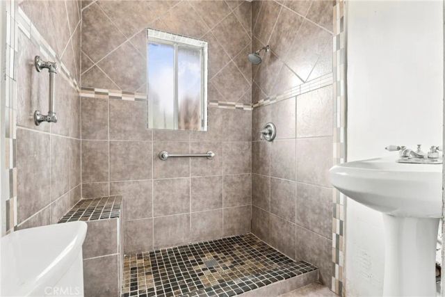 440 N Ezra, Los Angeles, CA 90063