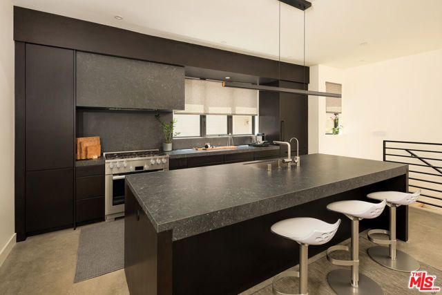 923 N Hilldale Avenue, West Hollywood, CA 90069