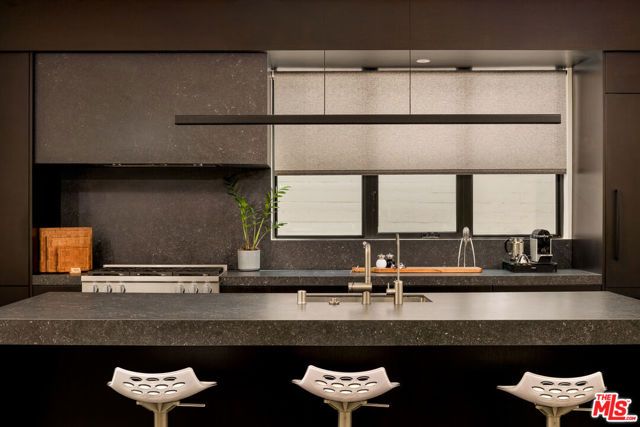 923 N Hilldale Avenue, West Hollywood, CA 90069