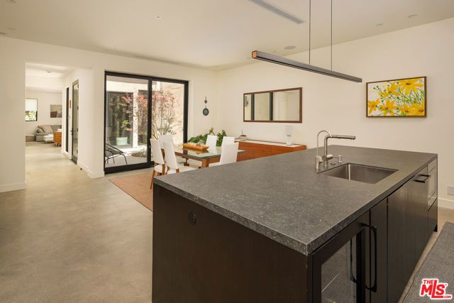 923 N Hilldale Avenue, West Hollywood, CA 90069