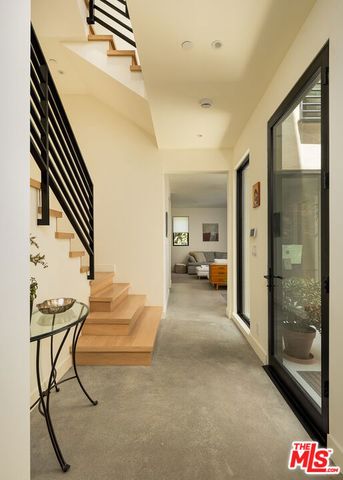 923 N Hilldale Avenue, West Hollywood, CA 90069
