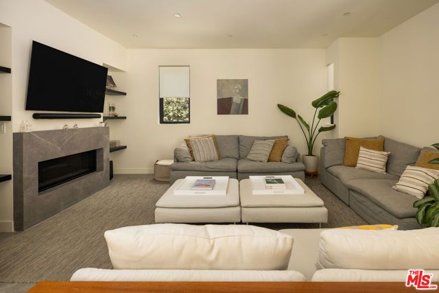 923 N Hilldale Avenue, West Hollywood, CA 90069
