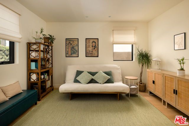 923 N Hilldale Avenue, West Hollywood, CA 90069