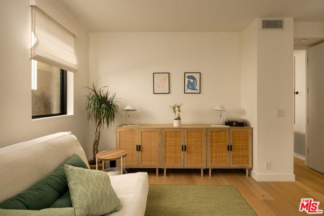 923 N Hilldale Avenue, West Hollywood, CA 90069