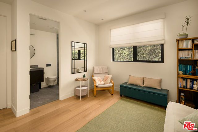 923 N Hilldale Avenue, West Hollywood, CA 90069