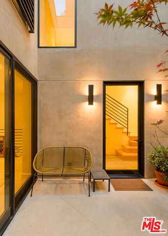 923 N Hilldale Avenue, West Hollywood, CA 90069