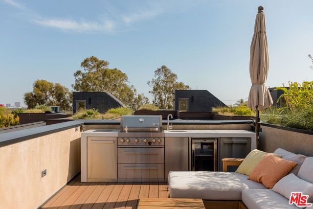 923 N Hilldale Avenue, West Hollywood, CA 90069