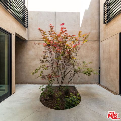 923 N Hilldale Avenue, West Hollywood, CA 90069