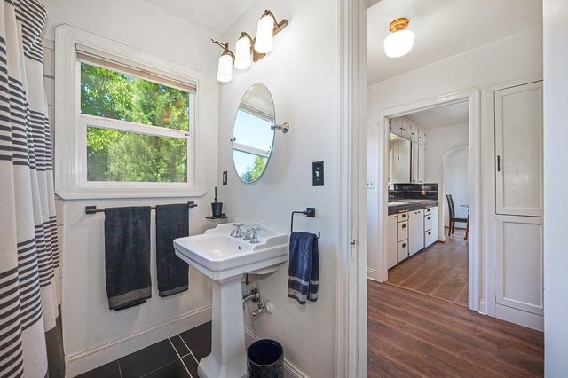 10524 Alta St, Grass Valley, CA 95945