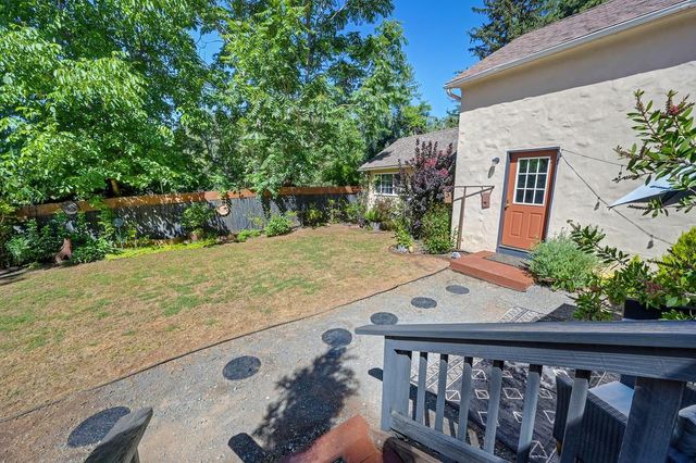 10524 Alta St, Grass Valley, CA 95945