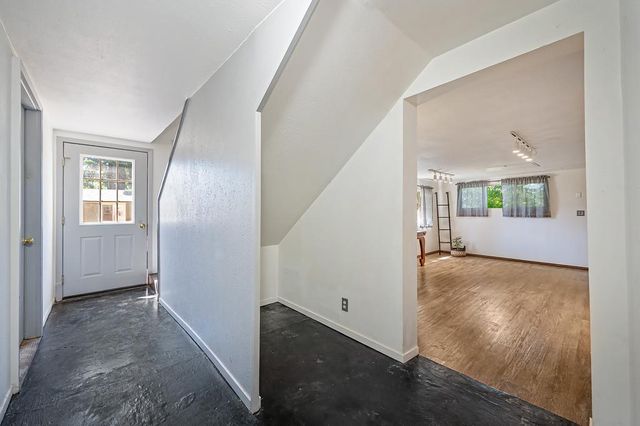 10524 Alta St, Grass Valley, CA 95945