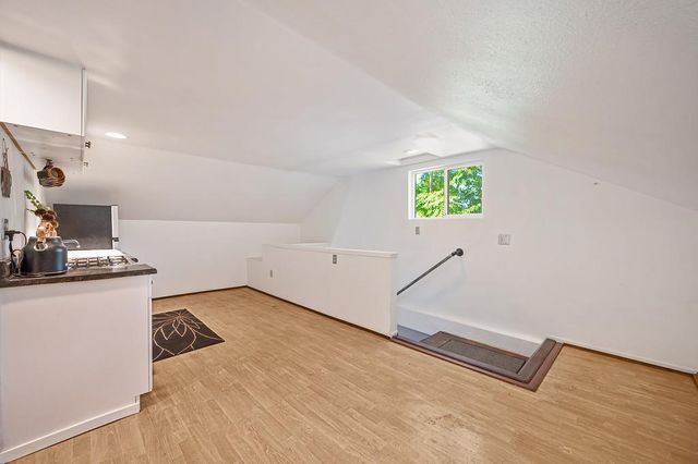 10524 Alta St, Grass Valley, CA 95945