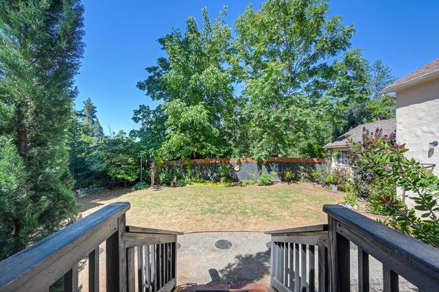 10524 Alta St, Grass Valley, CA 95945