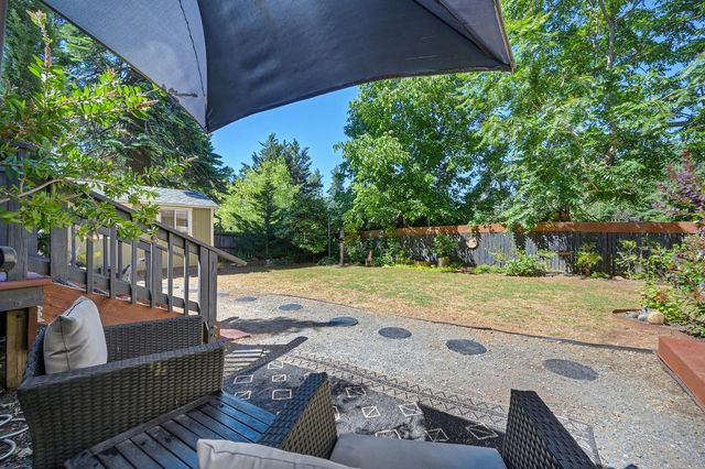 10524 Alta St, Grass Valley, CA 95945