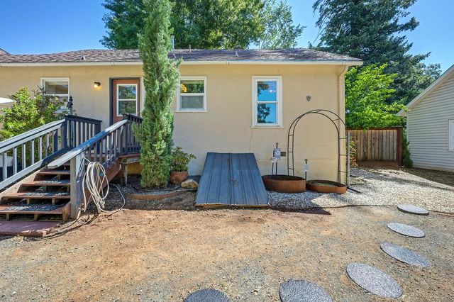 10524 Alta St, Grass Valley, CA 95945