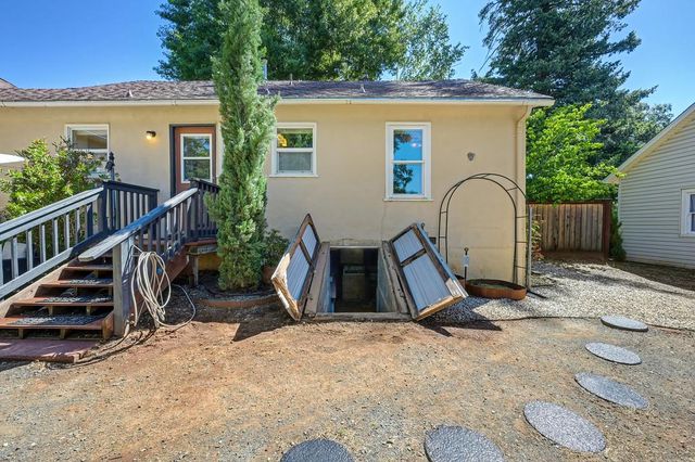 10524 Alta St, Grass Valley, CA 95945