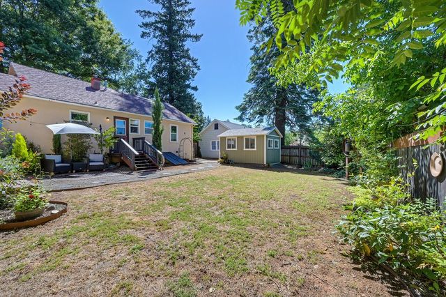 10524 Alta St, Grass Valley, CA 95945