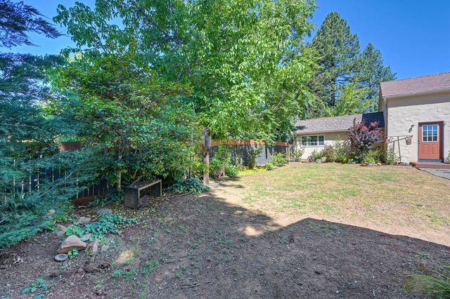10524 Alta St, Grass Valley, CA 95945