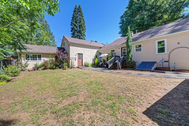 10524 Alta St, Grass Valley, CA 95945
