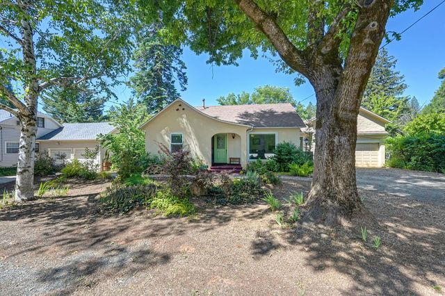 10524 Alta St, Grass Valley, CA 95945