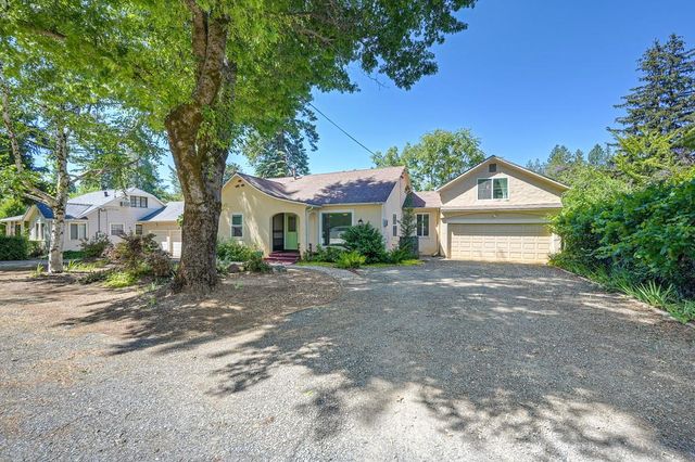 10524 Alta St, Grass Valley, CA 95945