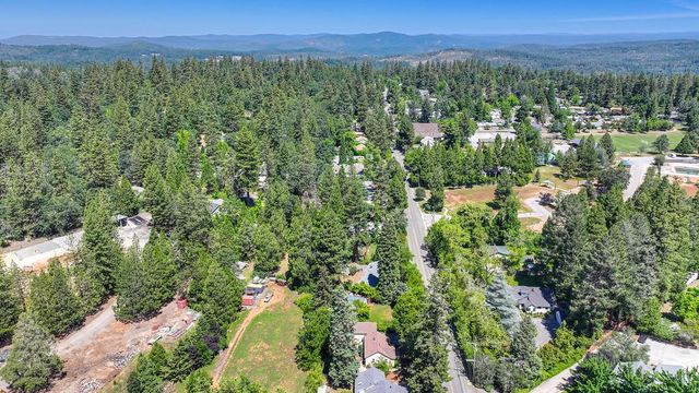 10524 Alta St, Grass Valley, CA 95945