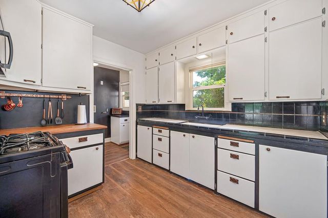 10524 Alta St, Grass Valley, CA 95945