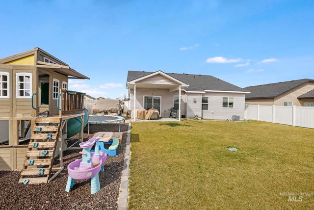 1393 Golden Pheasant Dr, Twin Falls, ID 83301