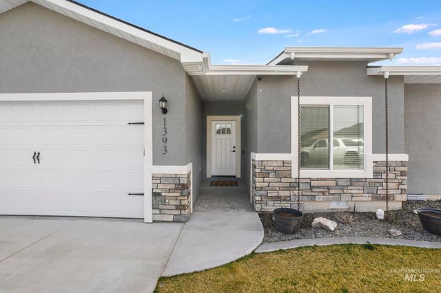 1393 Golden Pheasant Dr, Twin Falls, ID 83301
