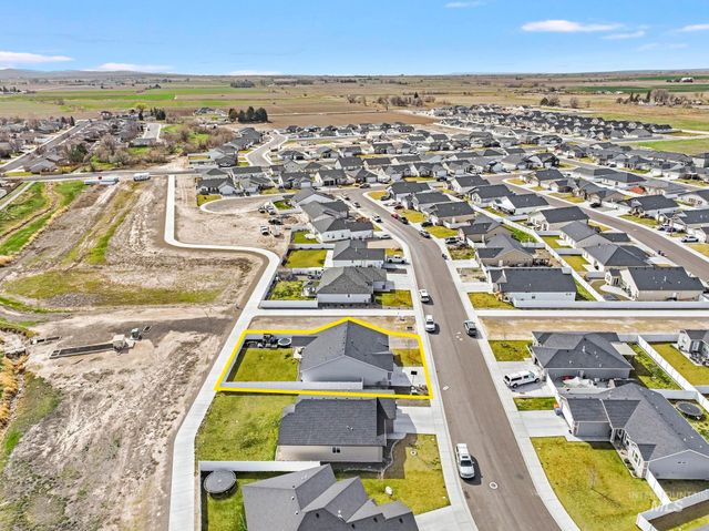 1393 Golden Pheasant Dr, Twin Falls, ID 83301