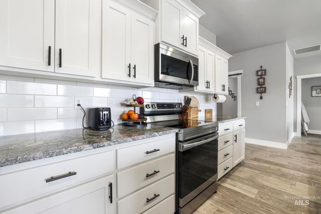 1393 Golden Pheasant Dr, Twin Falls, ID 83301