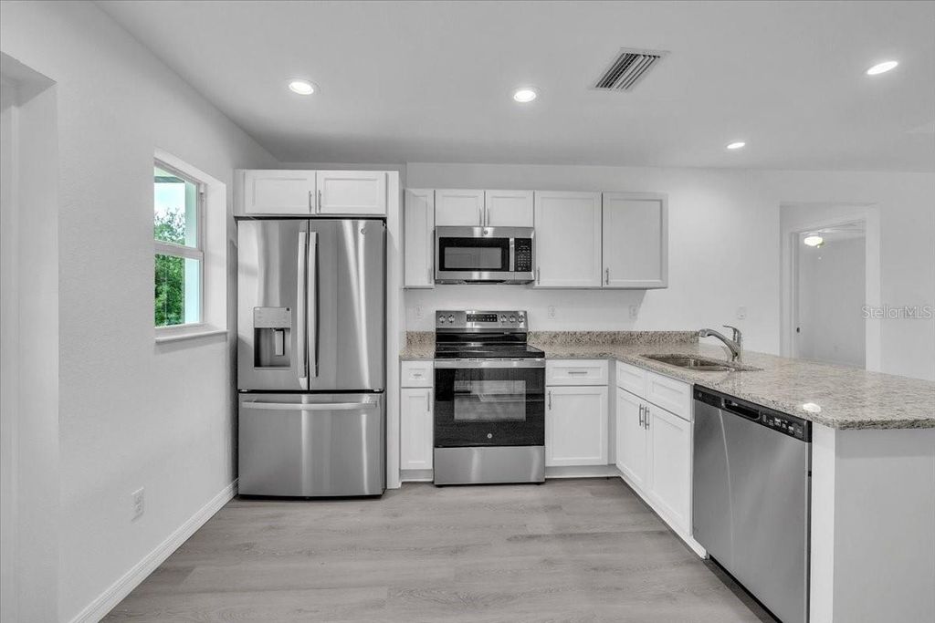 Image 3 of property listing at 27122 SEEGER DRIVE, Punta Gorda, FL 33955