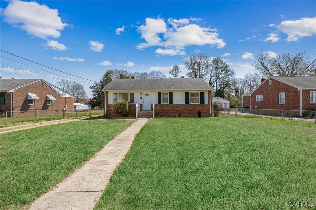 111 N Battery St, Highland Springs, VA 23075
