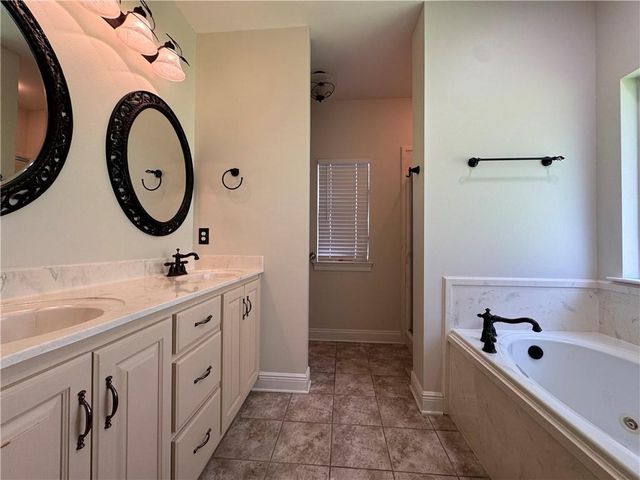 5544 Fairfield Place, Mobile, AL 36609