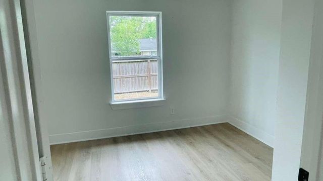 9110 Heatherside Street, Houston, TX 77016