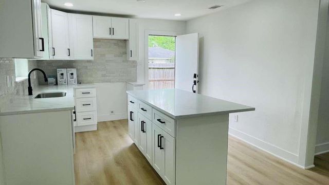 9110 Heatherside Street, Houston, TX 77016